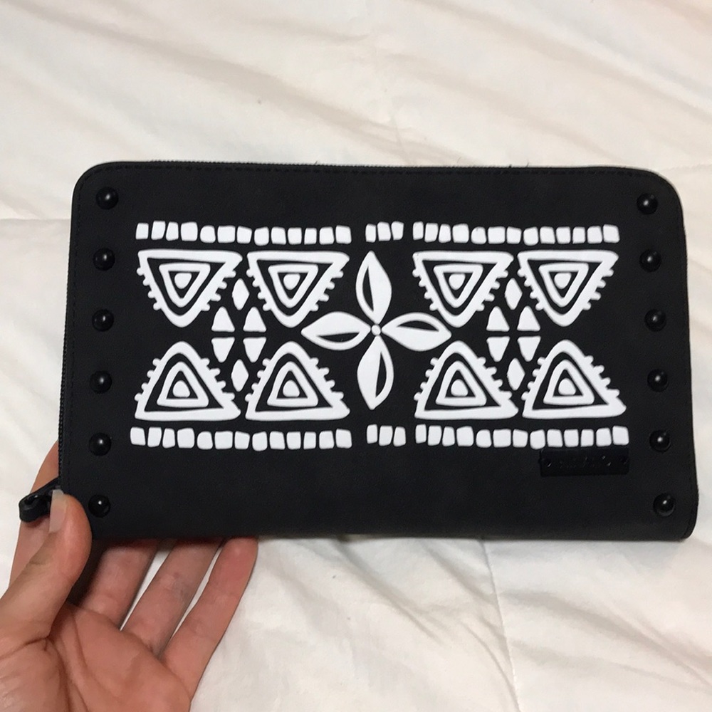 Hinano Tahiti Clutch